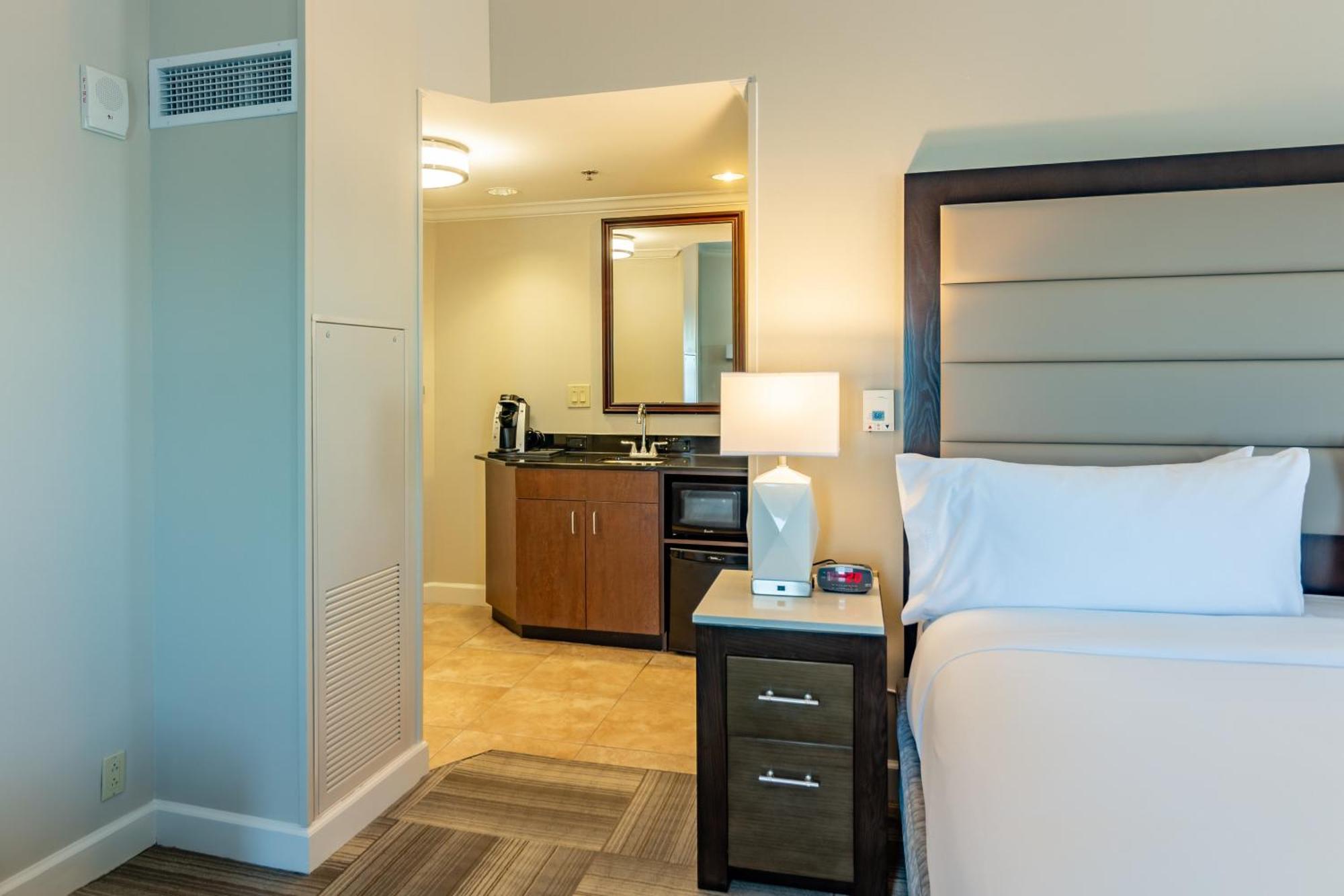 Standard King Room Extra Space