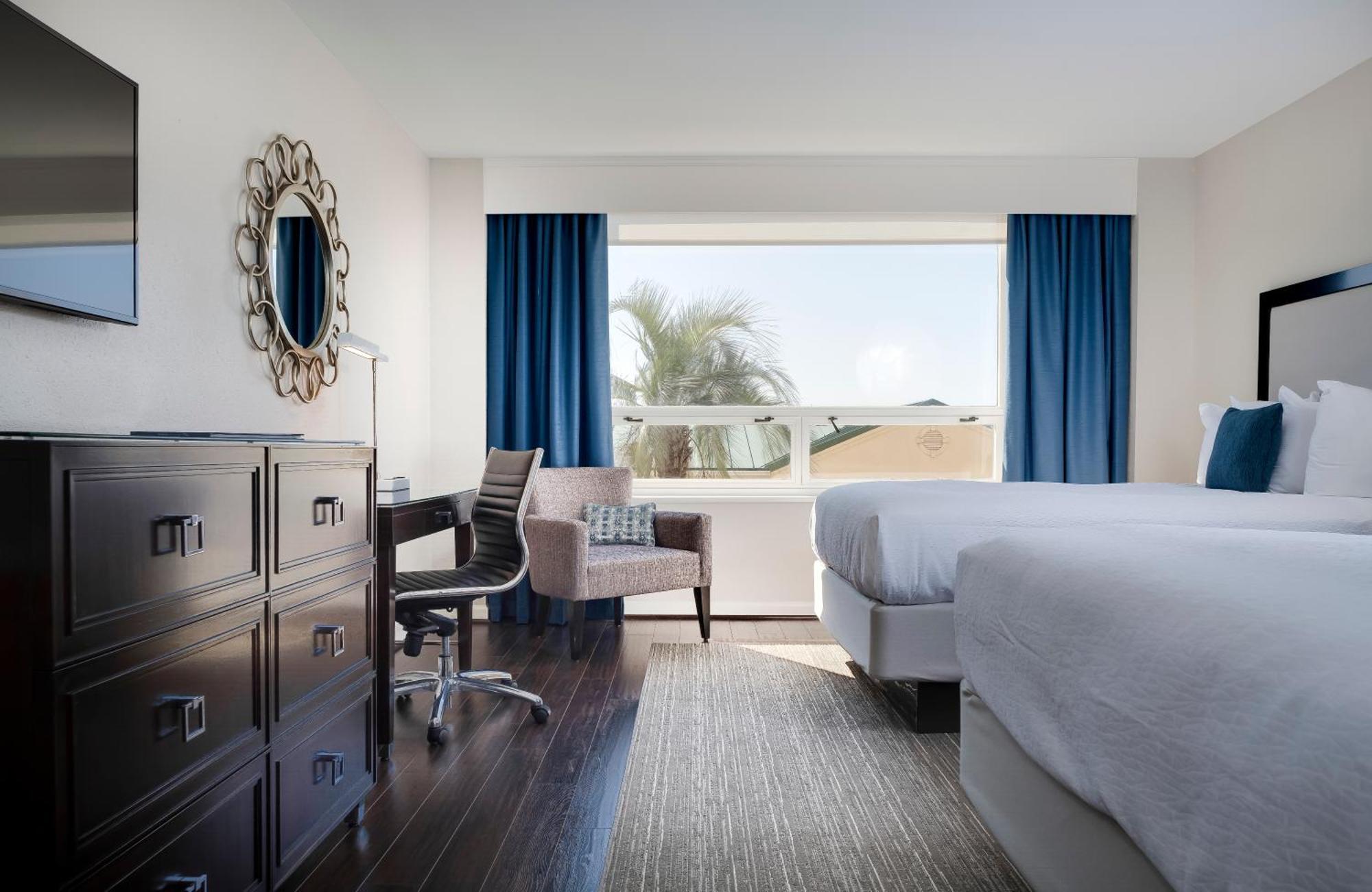 Cityview Double Balcony