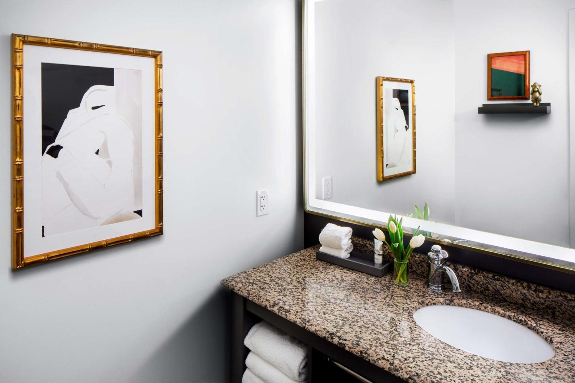 Queen Room Two Queen Beds Accessible Tub Disability Access