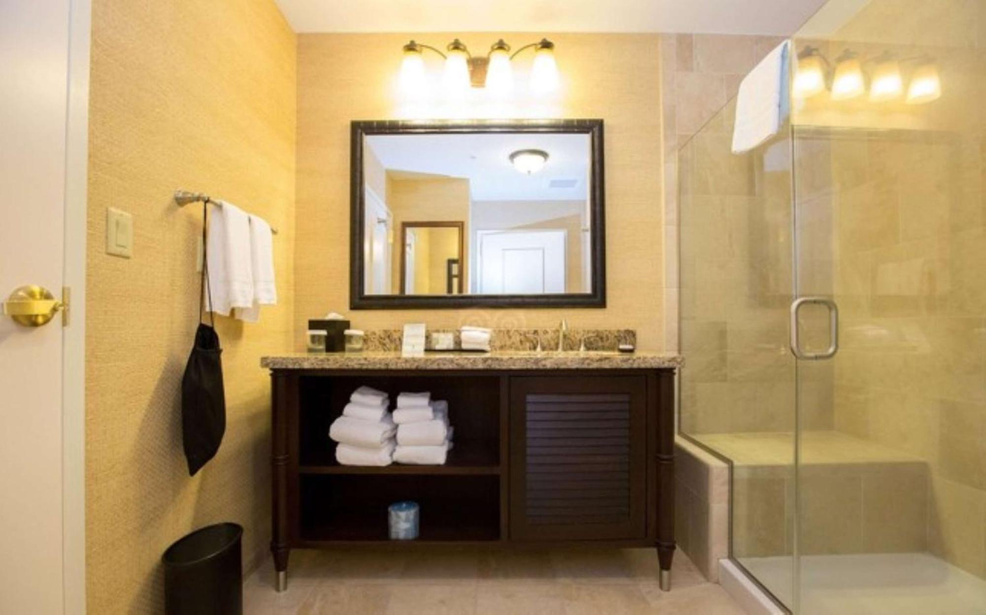 Deluxe Two-Bedroom Suite Non-Smoking