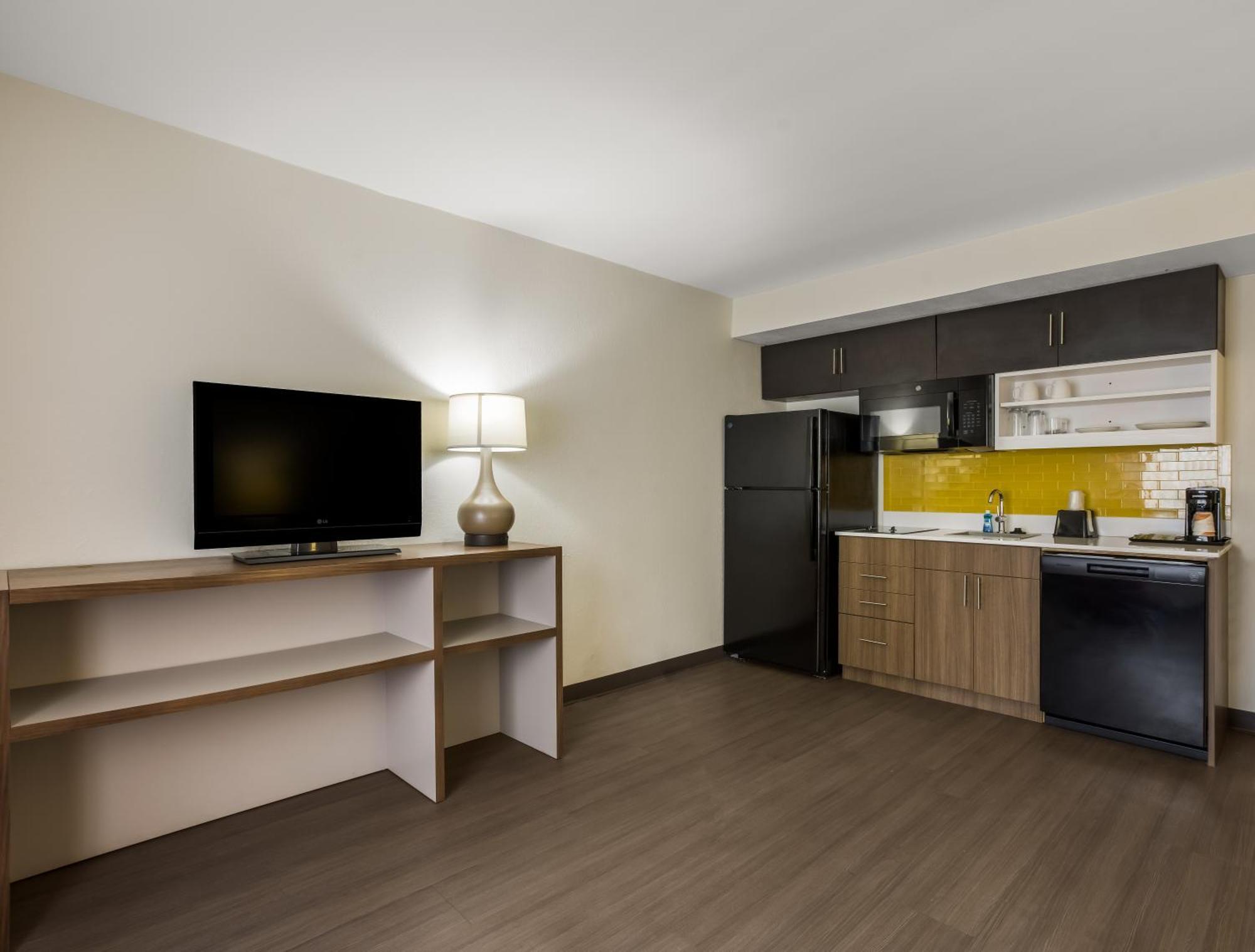 King Suite Sofa bed Non Smoking or Interior Corridor or Pet Friendly