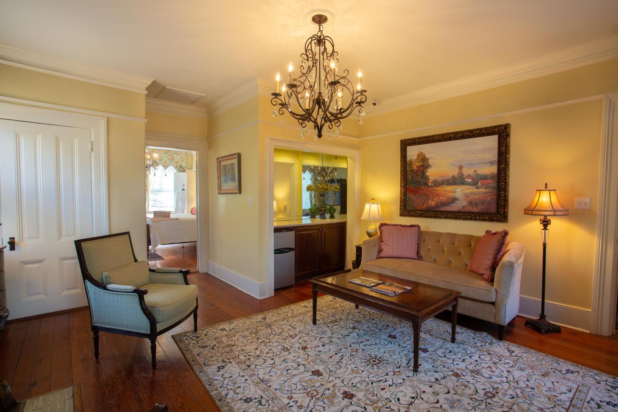 The Oglethorpe Penthouse Suite
