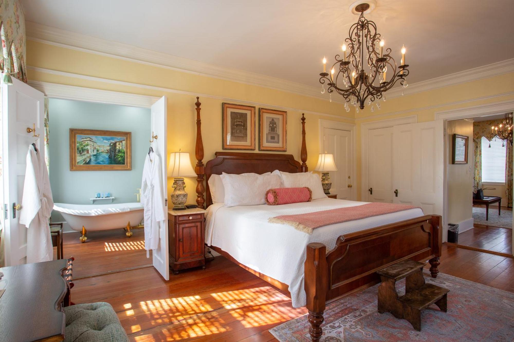 The Oglethorpe Penthouse Suite