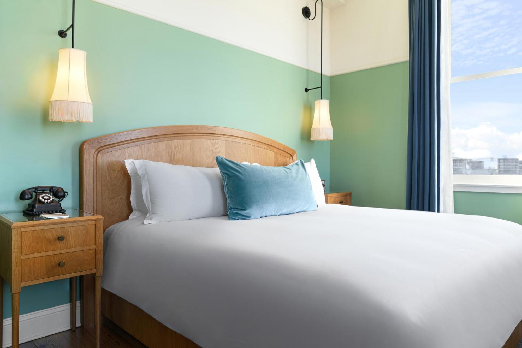 Junior King Suite with Seating Area,1609350599:JPEG