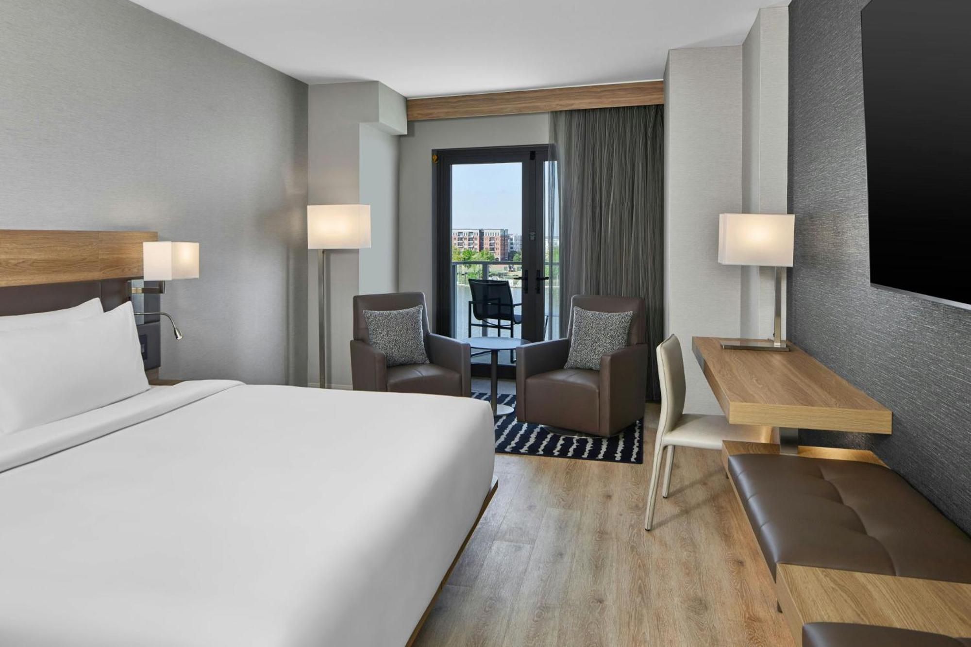 Riverfront King Room with Balcony,1663319098:JPEG