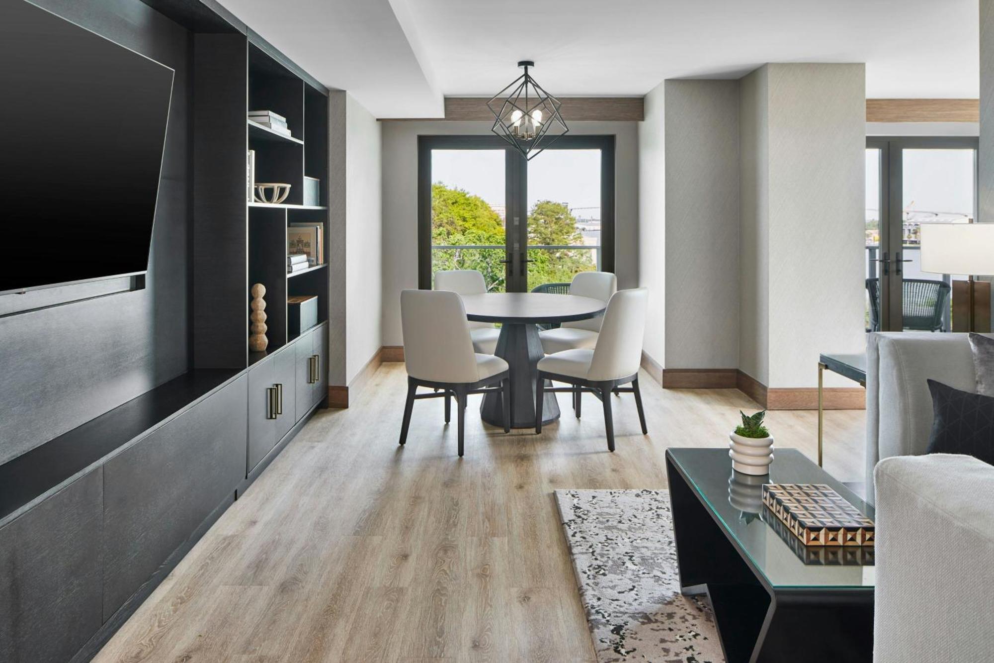 One-Bedroom King Suite River View Balcony