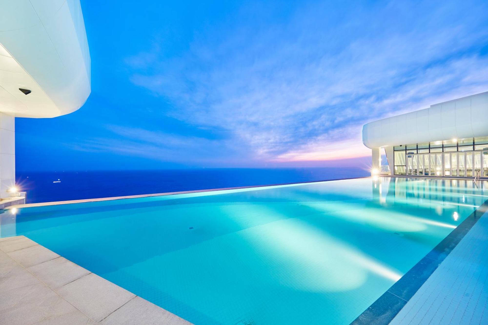 King Room King Bed Pool View