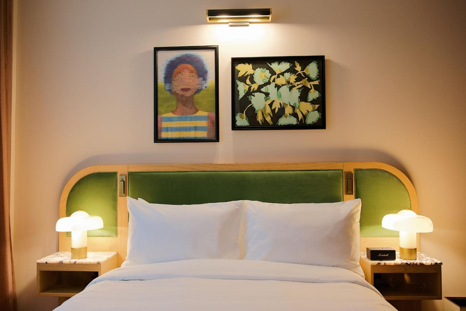 Deluxe Queen Room