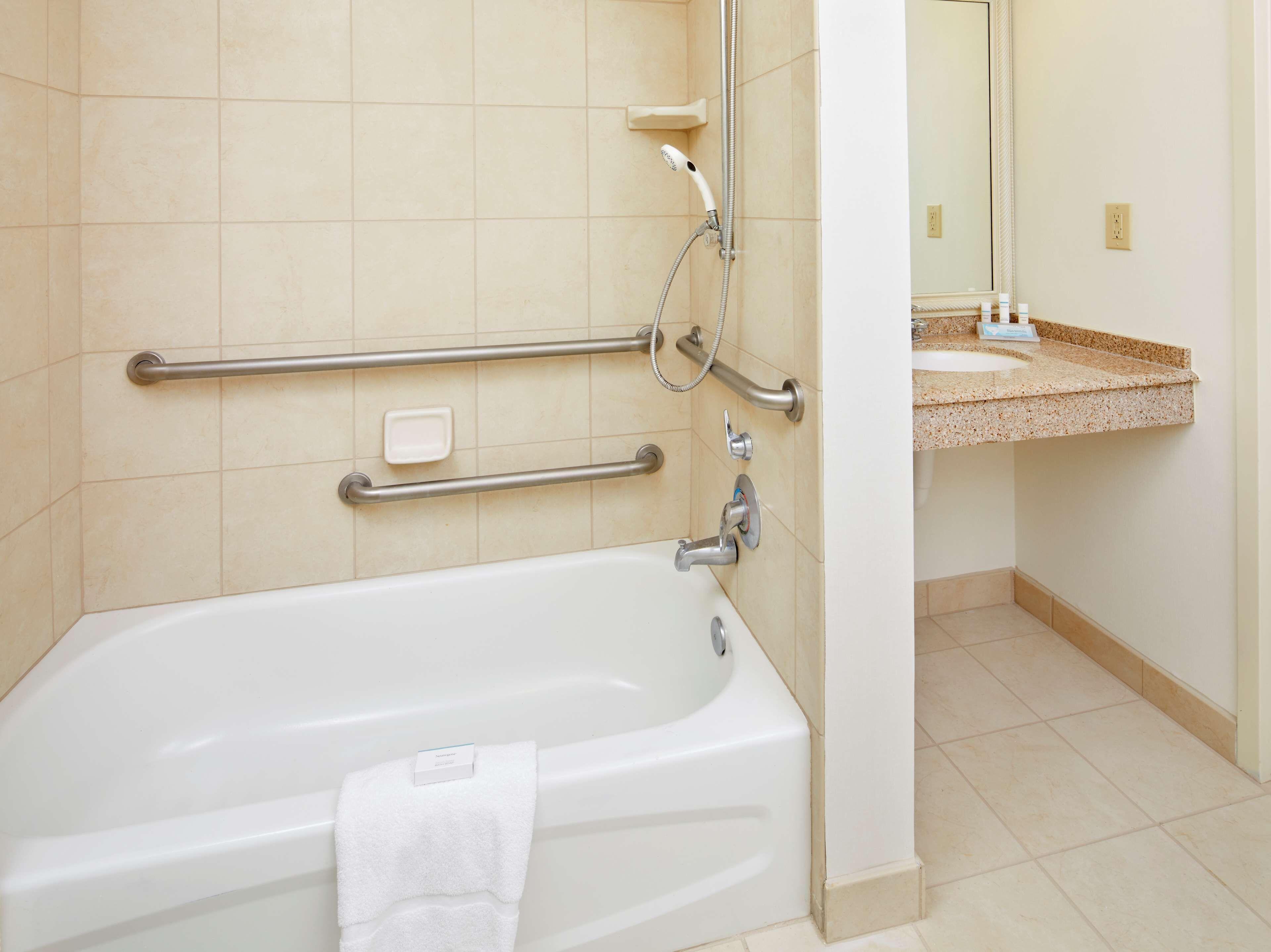 King Room Tub Mobility Hearing Access