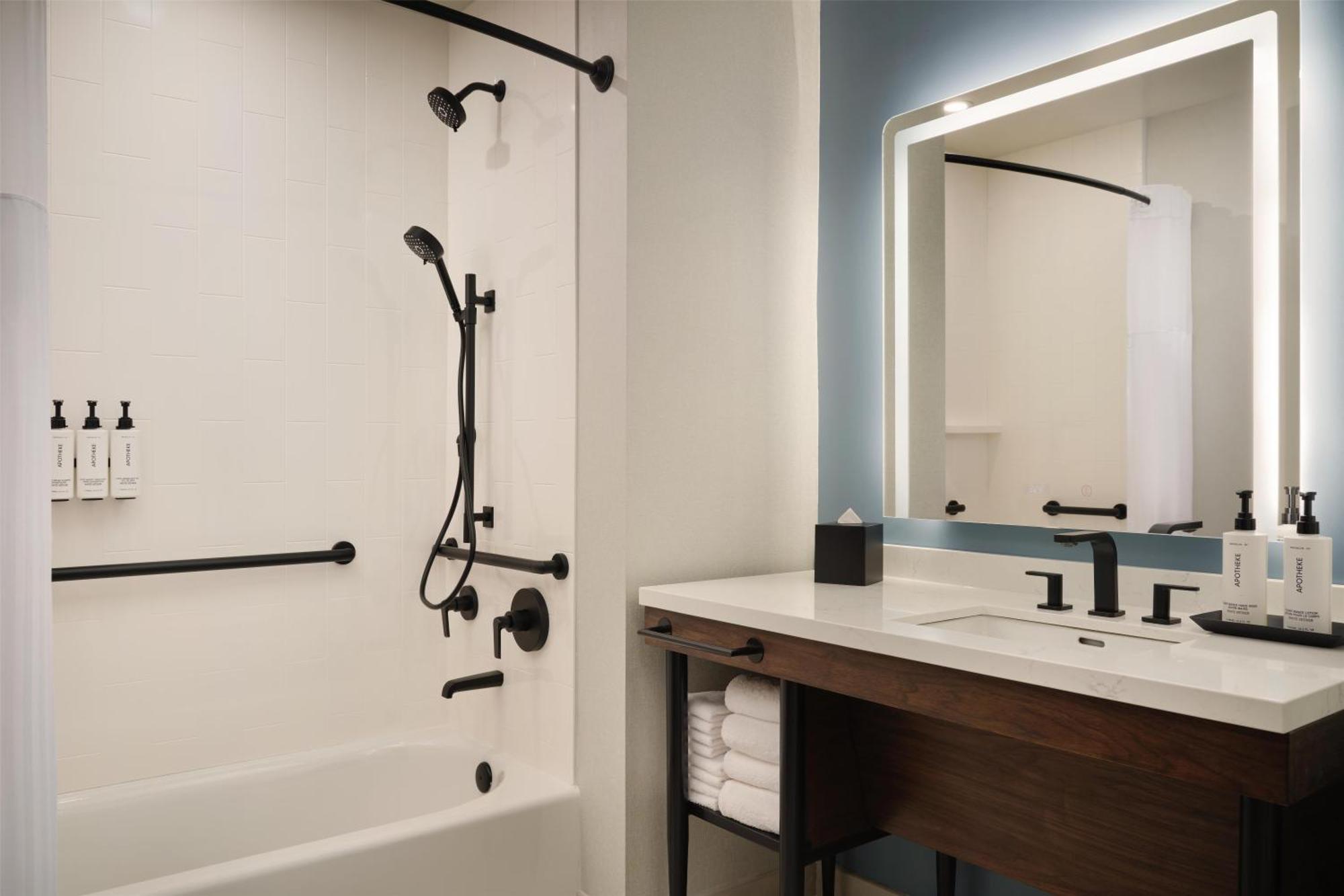 King Room Mobility Accessible Tub