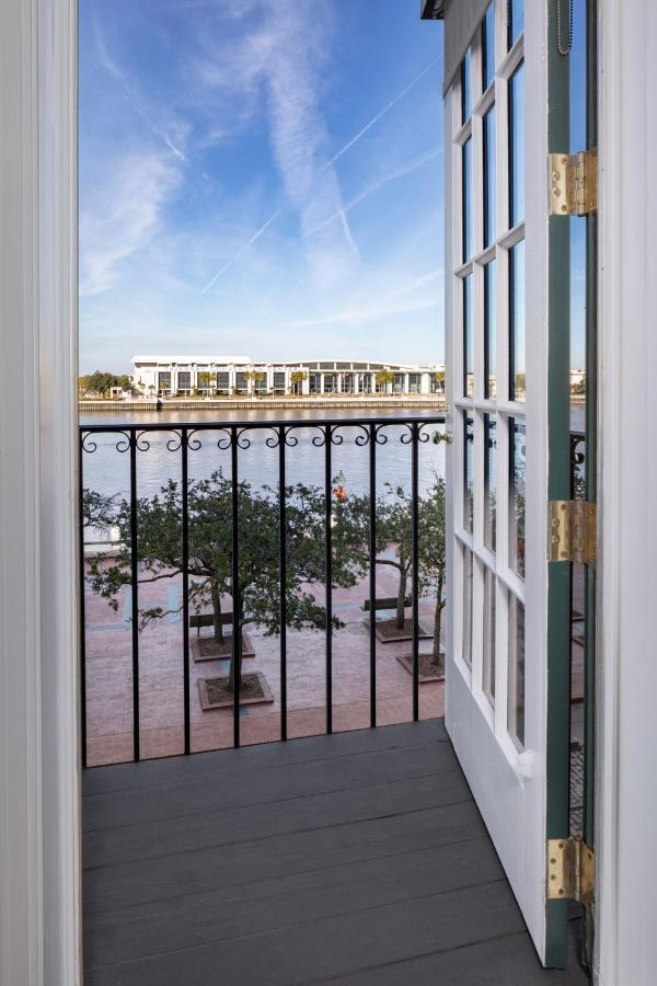 Queen Room with Two Queen Beds - Riverview with Balcony,943016593:JPEG