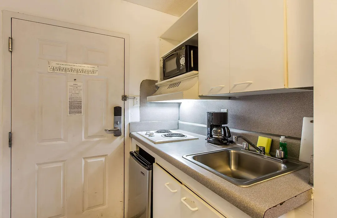 Suburban Extended Stay Abercorn-1