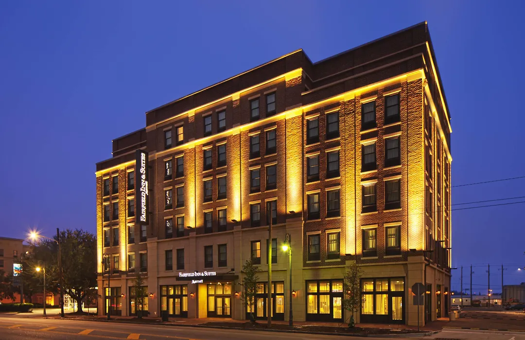 Fairfield Inn & Suites By Marriott Savannah Downtown Historic District-1