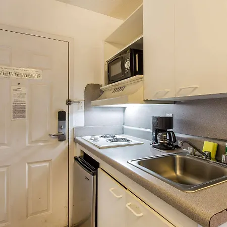 Suburban Extended Stay Abercorn-3