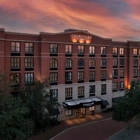 Courtyard By Marriott Savannah Downtown - Historic District-2