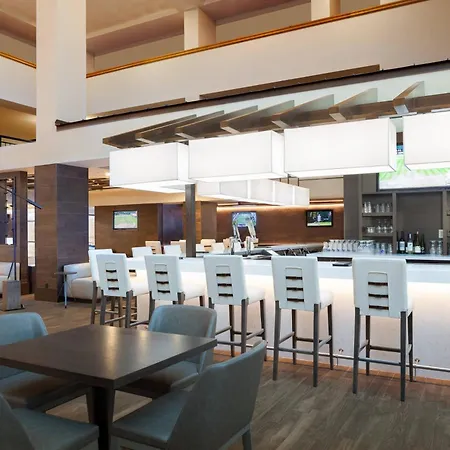 Marriott Savannah Riverfront-2