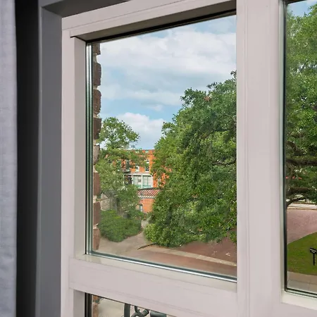 Hampton Inn Savannah Historic District-3