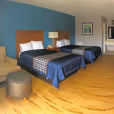 Relax Inn Savannah-2