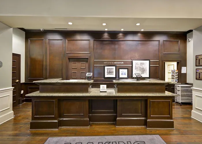 Hampton Inn & Suites Savannah Historic District
