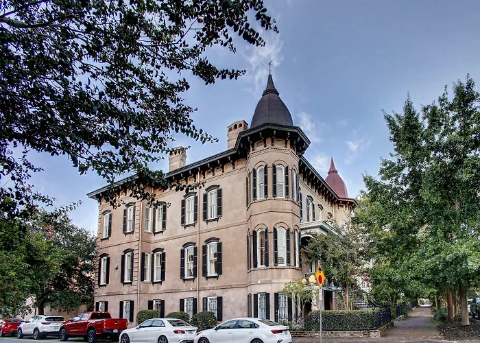 Mcmillan Inn Savannah