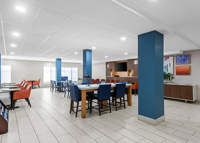 Holiday Inn Express Hotel & Suites Savannah Midtown By Ihg